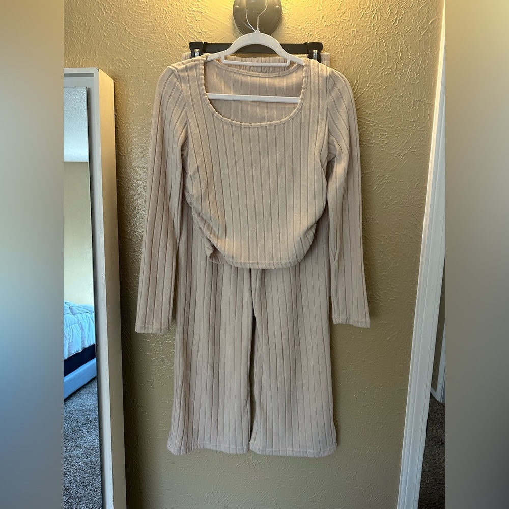 SHEIN Cream Ribbed Set